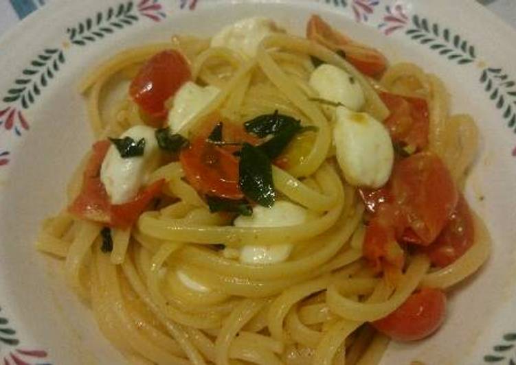 ^ Macarrão com tomates cereja e muçarela - Gozhowgos