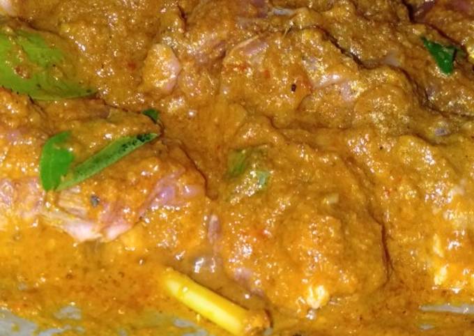 Rendang iga daging sapi