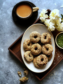 A picture of Uttrakhand urad dal vadas.