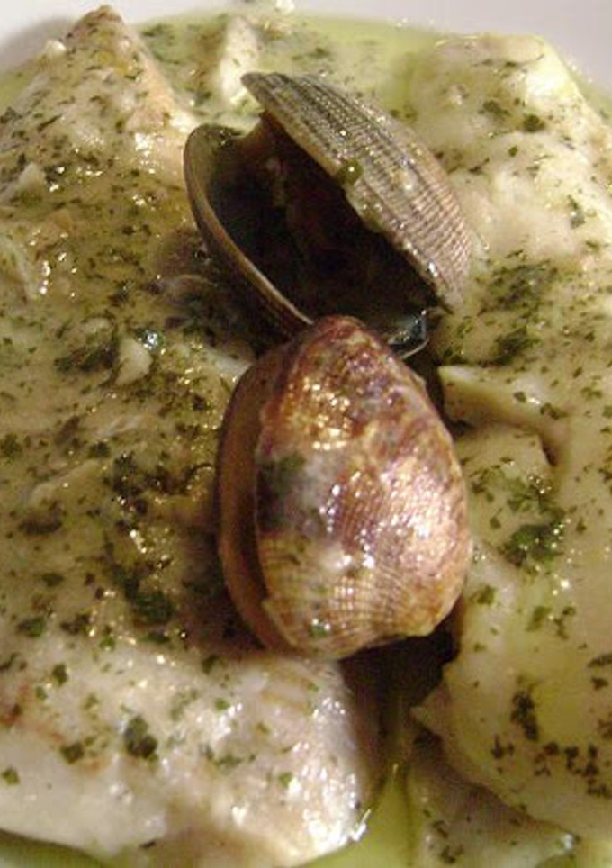 Una foto de Merluza en Salsa Verde