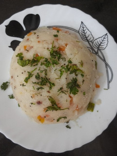 સૂજી ઉપમા (Semolina Upma Recipe In Gujarati) રેસીપી મુખ્ય ફોટો