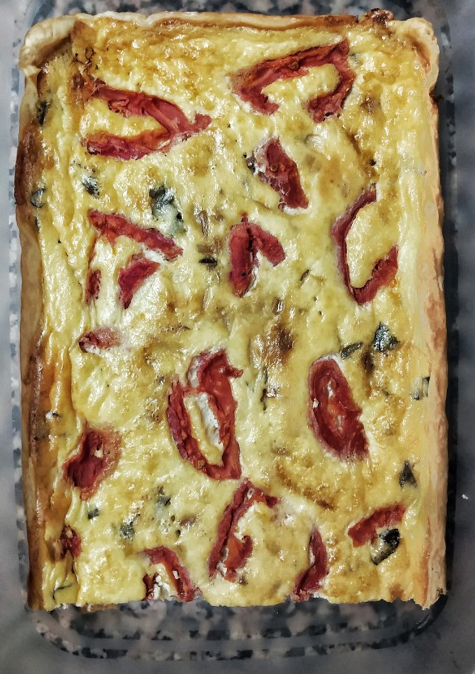 Una foto de Pastel de Verduras 🥒🧅🍅