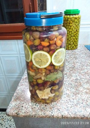 Une photo de Olives à la traditionnelle (maison)