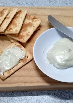 Una foto de Queso untable sabor Roquefort 🧀✅| Fácil y rápido | Paso a paso 🔥🍞