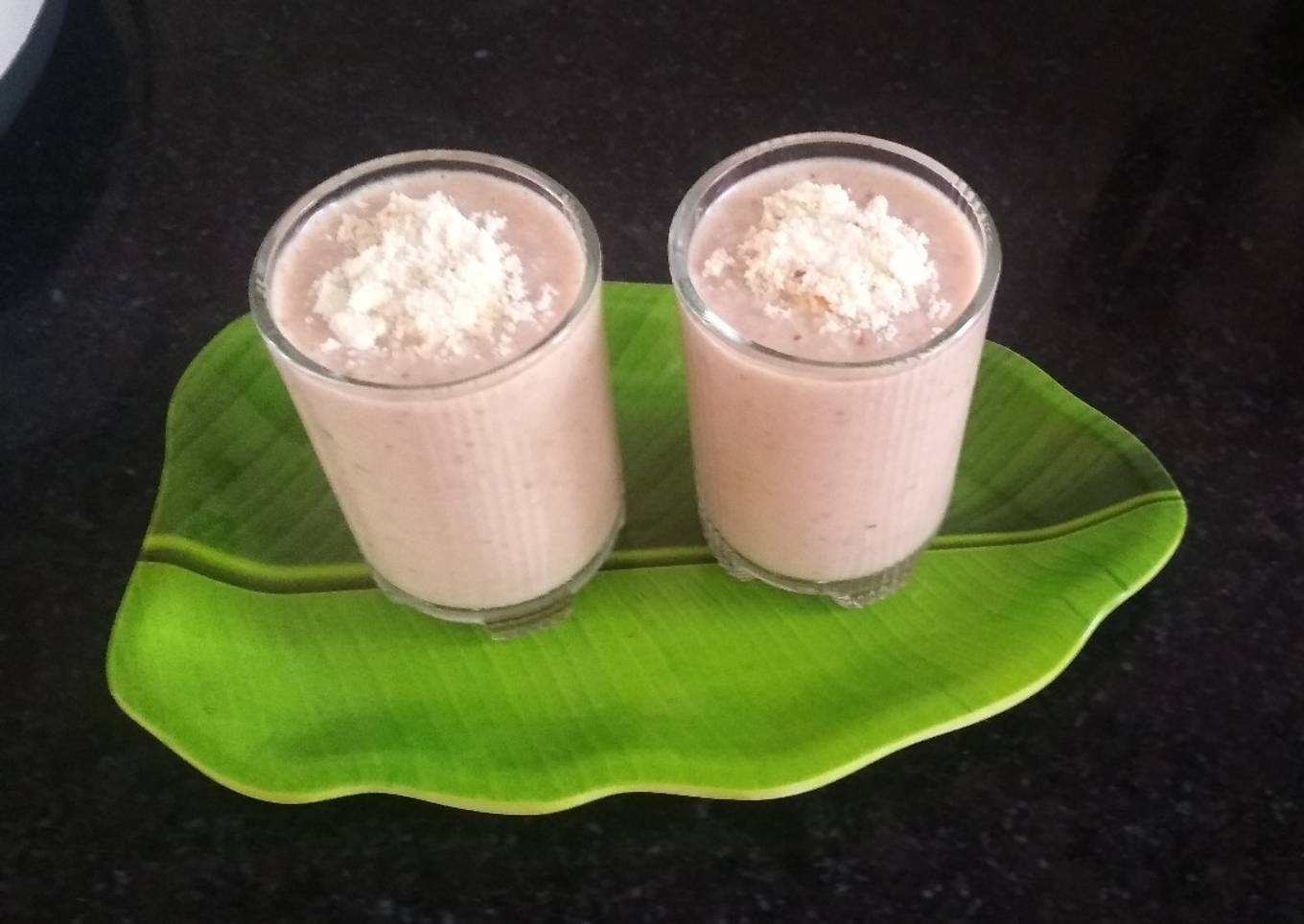 Banana dates smoothy
