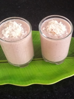 A picture of Banana dates smoothy.
