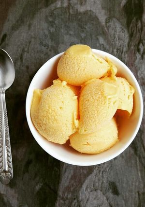 A picture of Mango ice cream.