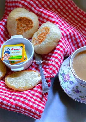 A picture of English Muffins.
