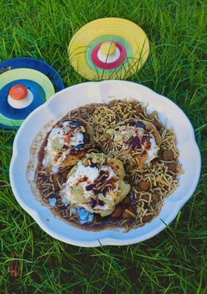 A picture of Tikki chole chaat.