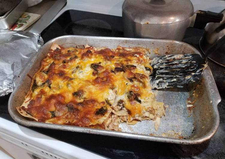 Chicken, spinach & mushroom Alfredo lasagna
