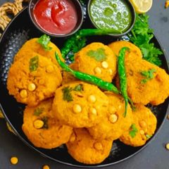 Parippu Vada - traditional Kerala tea time snacks A picture of Parippu Vada - traditional Kerala tea time snacks.