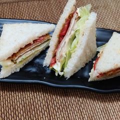 A picture of Chicken Salami Sandwich.