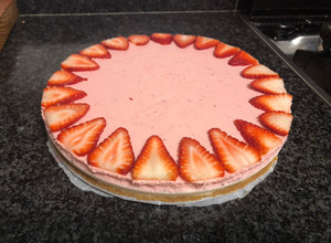 Foto principal de Tarta de mousse de fresa y chocolate blanco (Mambo/Thermomix)