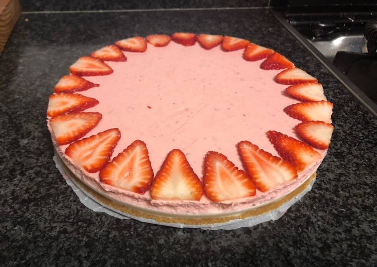 Tarta de mousse de fresa y chocolate blanco (Mambo/Thermomix)