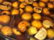 Una foto de guayaba ponche