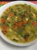 Sopa de verduras con cúrcuma