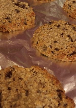 A picture of Tahini chocolate chip cookies.