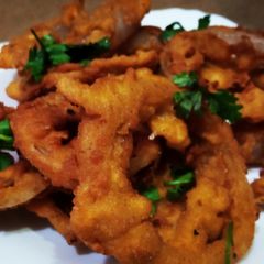 A picture of Onion crispy pakora.