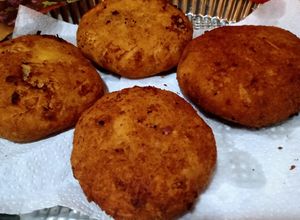 Una foto de Papa rellena o bombas de papa 🥔🥔🥔