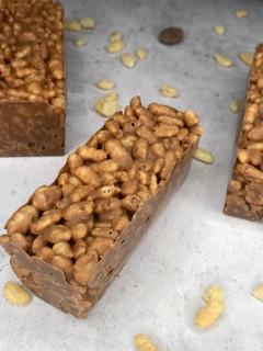 A picture of Chocolate Bars with Puffed Rice.