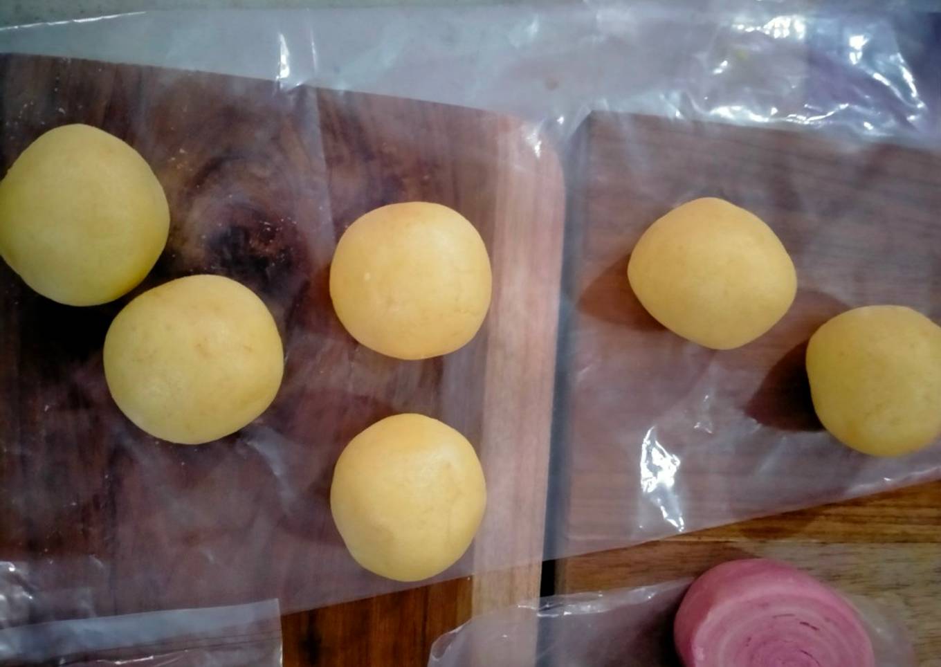 Bagaimana Menyiapkan Isian Keju untuk Kue dan Roti Anti Gagal
