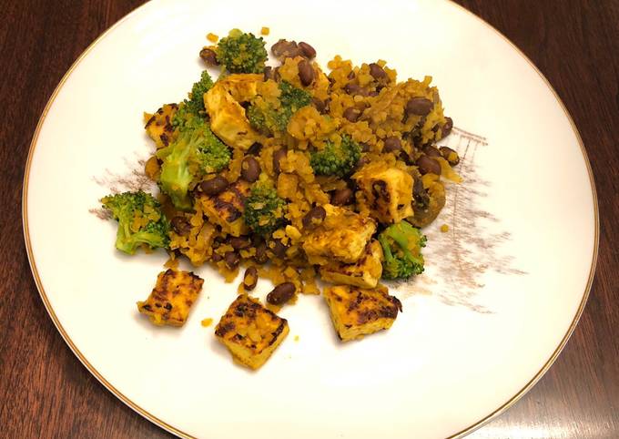 Simple Way to Prepare Homemade Cauliflower Yellow Rice with Black Bean,Tofu,and Broccoli 🥦