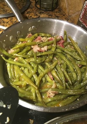 A picture of P-lo's Southern Style Green Beans.