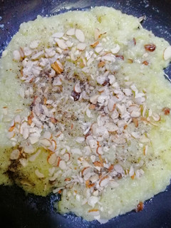 દુધી નો હલવો (Dudhi Halwa Recipe in Gujarati) રેસીપી મુખ્ય ફોટો