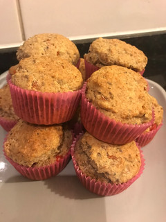 Una foto de Muffins salados de queso y jamón