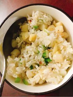 Hình của món Cơm chiên cồi sò điệp.
