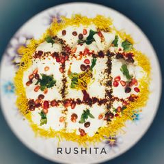 A picture of Dahi Bhalla.