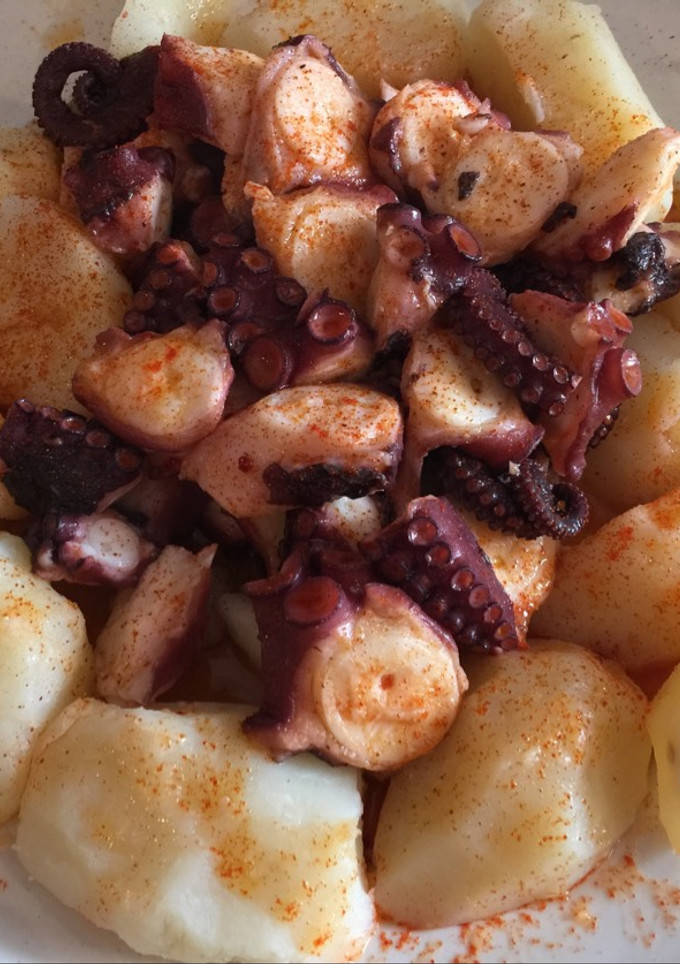 Una foto de Pulpo a la gallega (polbo á feira)