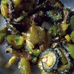 A picture of Bitter gourd and brinjal fry.