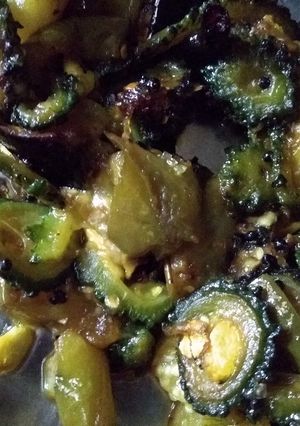 A picture of Bitter gourd and brinjal fry.
