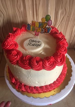 A picture of Stable cake icing for hot place.