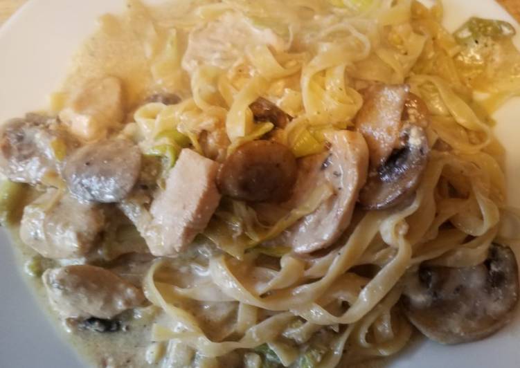 Mushroom and Leek Pasta with Chicken