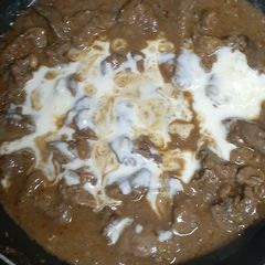 A picture of Creamy chicken livers.