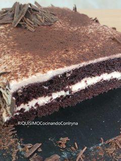Una foto de Tarta de chocolate Sin Horno, Sin Azúcar, Sin Harina