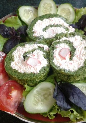 Фото Вкусный, сочный, нежный зеленый рулет.