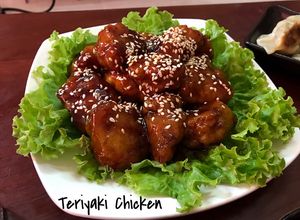 Hình của món Gà sốt Teriyaki Nhật.