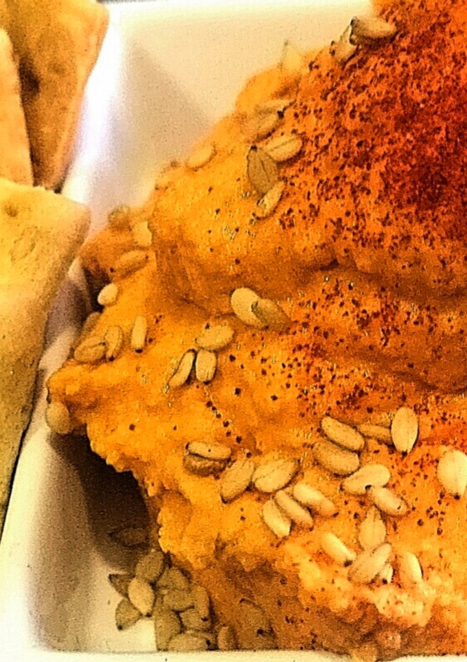 Una foto de Hummus de pimiento