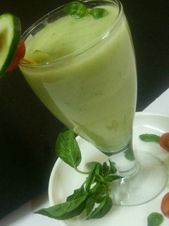 A picture of Spiced cucumber and raw mango cooler.