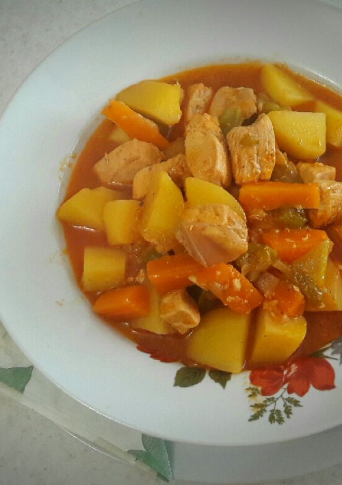عکسی از دستور خوراک مرغ و سیب زمینی