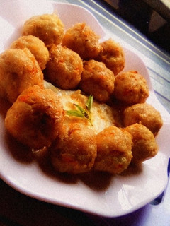 A picture of Yam balls.