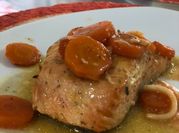 Una foto de salmon con zanahoria