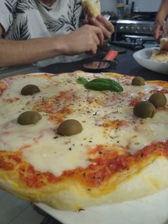 Una foto de Masa de pizza súper FÁCIL y ECONÓMICA 🍕💕