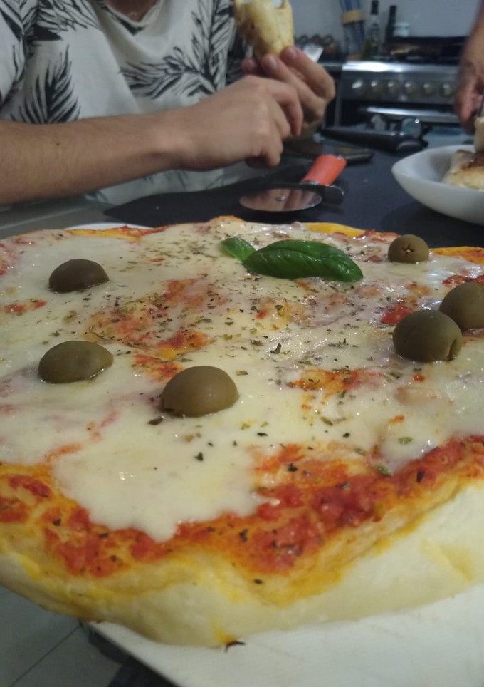 Una foto de Masa de pizza súper FÁCIL y ECONÓMICA 🍕💕