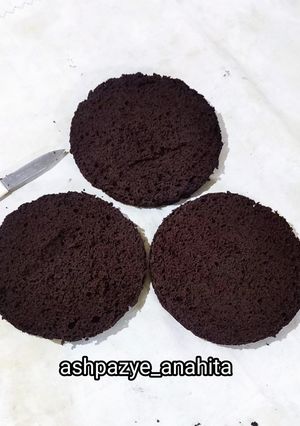 عکسی از دستور 🥮کیک اسفنجی شکلاتی 3تخم مرغی🥚