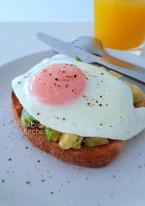 A picture of Avocado & Egg on Toast.