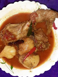 গোটা রসুনে চিকেনের ঝোল(gota rasune chickener jhol recipe in Bengali) রেসিপির প্রধান ছবি